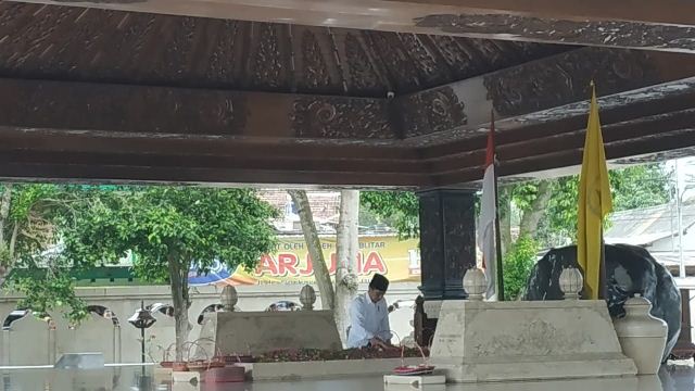 Makam Keramat yang Sering Diziarahi Pejabat