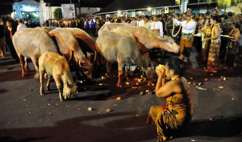 Destinasi Wisata yang Sering Jadi Tempat Ritual Malam 1 Suro