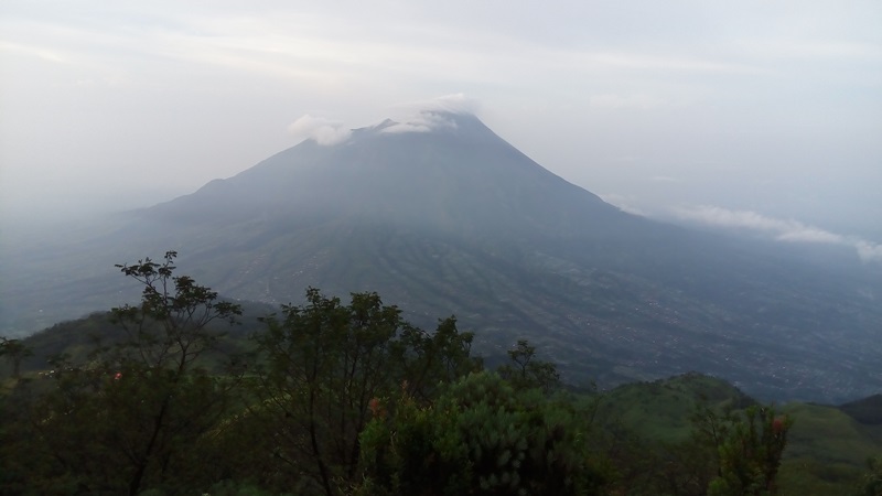 Kisah Misteri Keraton Merapi