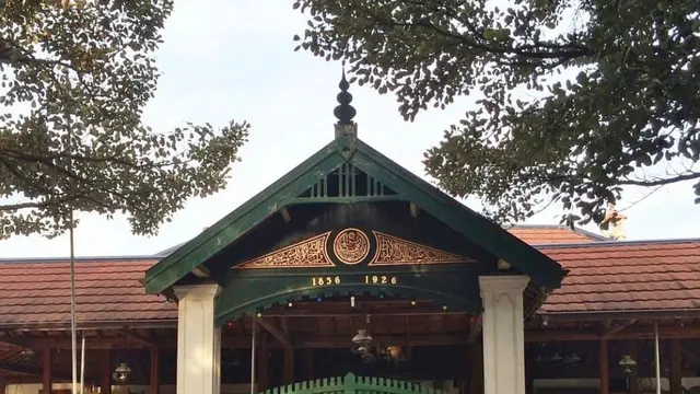 Menilik Prasasti Watu Gilang dan Waktu Gatheng