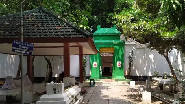 Legenda Mbah Bungkul dan Prasasti Trowulan Majapahit