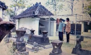 Hitam Putih Gunung Wijil Klaten