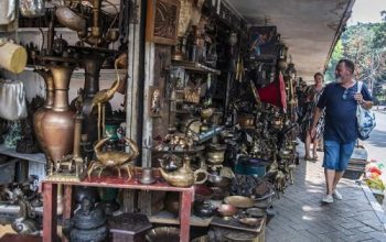 Tawarkan Karya Seni hingga Barang Antik