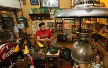 Serunya Berburu Barang Antik di Pasar Cikapundung