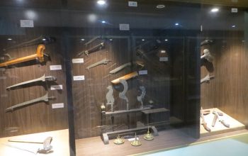 Simpan Banyak Benda Keramat