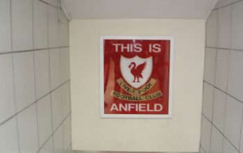 Klopp Sentuh Benda 'Keramat' Anfield