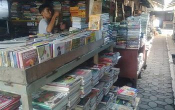 Pasar Triwindu Solo Diburu Kolektor Barang Antik