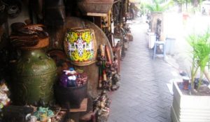 Bursa Barang Antik di Jalan Surabaya